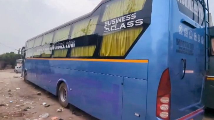 https://salarnews.in/public/uploads/images/newsimages/maannewsimage31082026_165707_gang-raped in bus.jpg